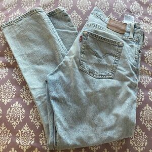 Levi's Light Wash Straight Jeans with patches 28W/32L